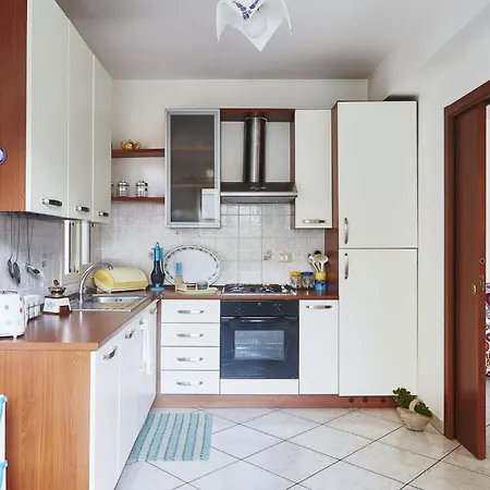 Appartement Sabbia1 Casesicule, In The Center And Beside The Main Square, At 100 M, Wi-fi