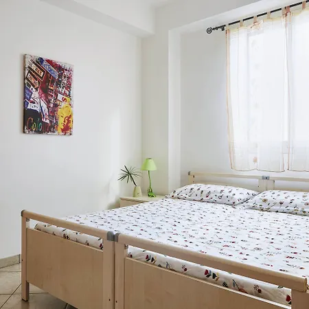 Appartement Sabbia1 Casesicule, In The Center And Beside The Main Square, At 100 M, Wi-fi
