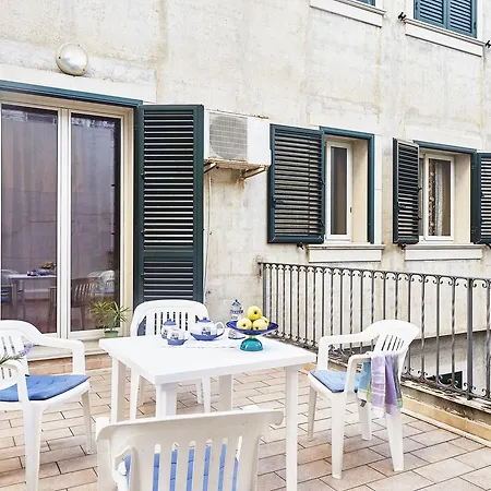 Appartement Sabbia1 Casesicule, In The Center And Beside The Main Square, At 100 M, Wi-fi *
