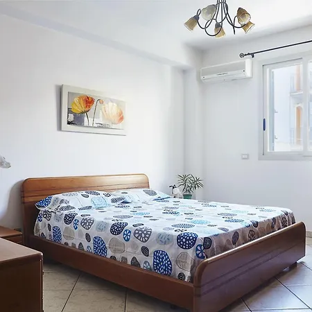 Sabbia1 Casesicule, In The Center And Beside The Main Square, At 100 M, Wi-fi Appartement