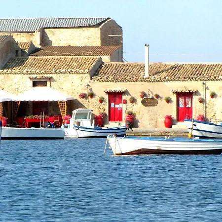 Sabbia1 Casesicule, In The Center And Beside The Main Square, At 100 M, Wi-fi *